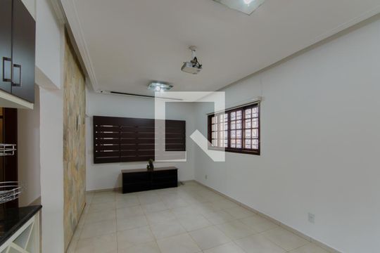 Sala de casa para alugar com 3 quartos, 190m² em Vila Mariana, São Paulo