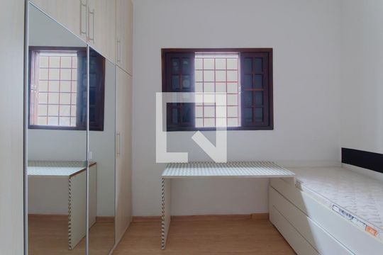 Quarto 1 de casa para alugar com 3 quartos, 190m² em Vila Mariana, São Paulo