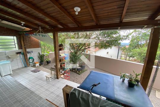 Área Externa de casa à venda com 2 quartos, 81m² em Campestre, São Leopoldo