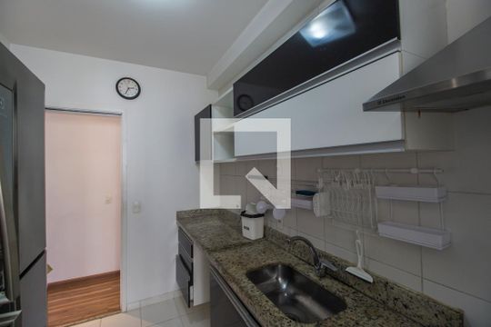 Apartamento para alugar com 3 quartos, 68m² em Jardim Tupanci, Barueri