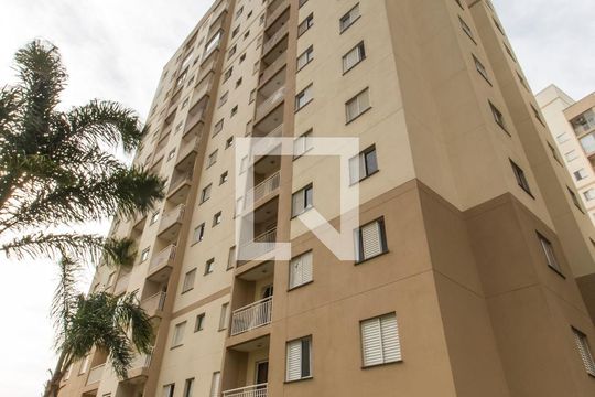 Fachada do bloco de apartamento para alugar com 3 quartos, 68m² em Jardim Tupanci, Barueri