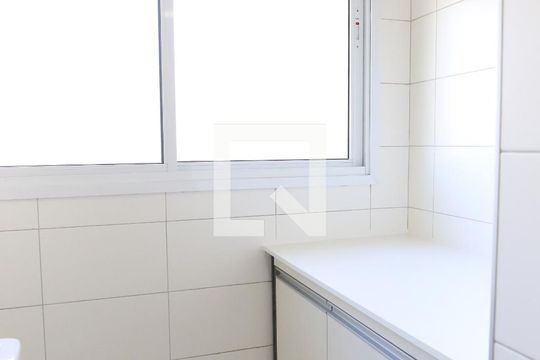 Lavandeira de apartamento para alugar com 3 quartos, 83m² em Jardim Portugal, São José dos Campos