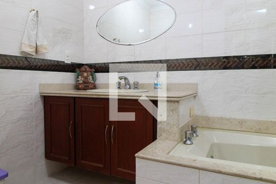 Banheiro da Suíte 1 de apartamento à venda com 3 quartos, 210m² em Todos Os Santos, Rio de Janeiro