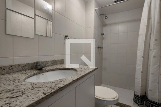Banheiro Social de apartamento para alugar com 2 quartos, 73m² em Freguesia (jacarepaguá), Rio de Janeiro
