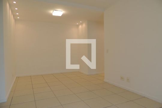 Sala  de apartamento para alugar com 2 quartos, 73m² em Freguesia (jacarepaguá), Rio de Janeiro