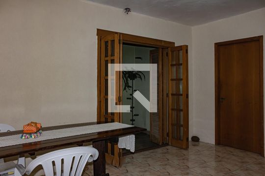 Sala 2 de casa à venda com 3 quartos, 216m² em Rio Branco, Canoas