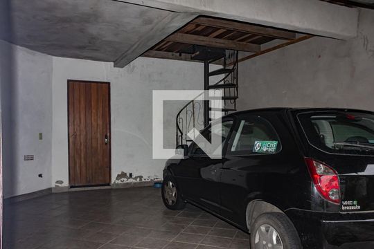 Garagem de casa à venda com 3 quartos, 216m² em Rio Branco, Canoas