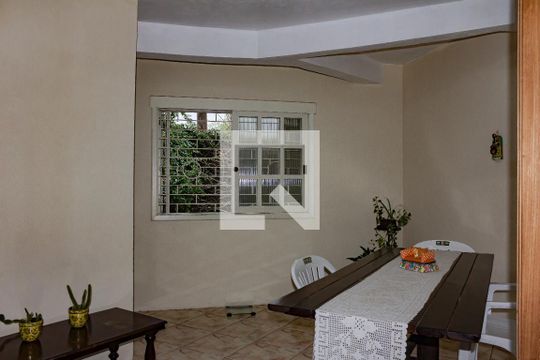Sala 2 de casa à venda com 3 quartos, 216m² em Rio Branco, Canoas