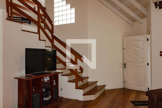 Sala 1 de casa à venda com 3 quartos, 216m² em Rio Branco, Canoas