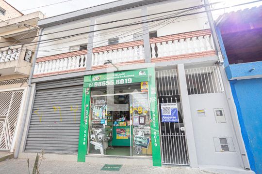Fachada de kitnet/studio para alugar com 1 quarto, 25m² em Km 18, Osasco