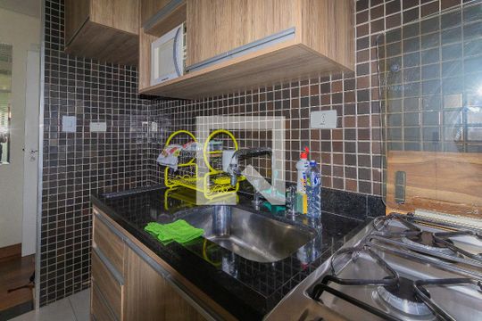Cozinha de apartamento para alugar com 2 quartos, 52m² em Jardim Oswaldo Cruz, São José dos Campos