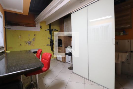Lavanderia e Churrasqueira de casa à venda com 3 quartos, 157m² em Jardim Santa Mena, Guarulhos