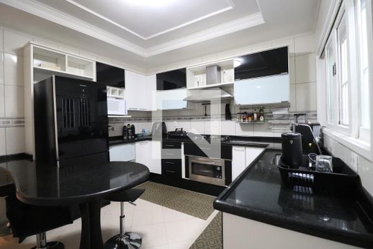 Cozinha de casa à venda com 3 quartos, 157m² em Jardim Santa Mena, Guarulhos