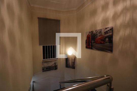 Corredor de casa à venda com 3 quartos, 157m² em Jardim Santa Mena, Guarulhos
