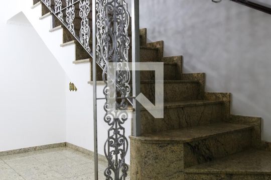 Acesso aos Quartos de casa à venda com 5 quartos, 215m² em Vila Curuca, Santo André
