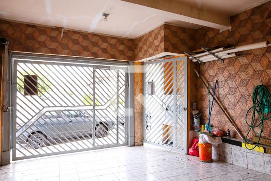 Garagem de casa à venda com 5 quartos, 215m² em Vila Curuca, Santo André