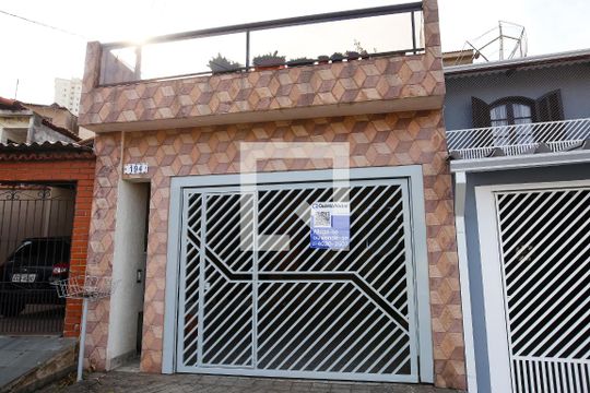 Fachada de casa à venda com 5 quartos, 215m² em Vila Curuca, Santo André