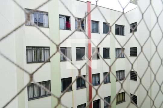Vista da Sala de apartamento para alugar com 2 quartos, 49m² em Portal dos Gramados, Guarulhos