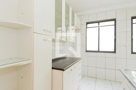 Cozinha de apartamento para alugar com 2 quartos, 49m² em Portal dos Gramados, Guarulhos