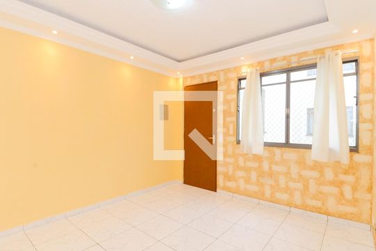 Sala de apartamento para alugar com 2 quartos, 49m² em Portal dos Gramados, Guarulhos