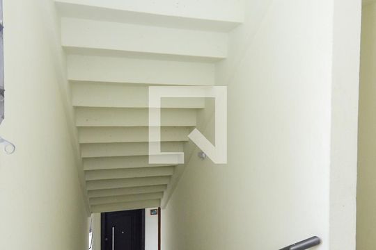 Hall de Entrada de apartamento para alugar com 2 quartos, 49m² em Portal dos Gramados, Guarulhos
