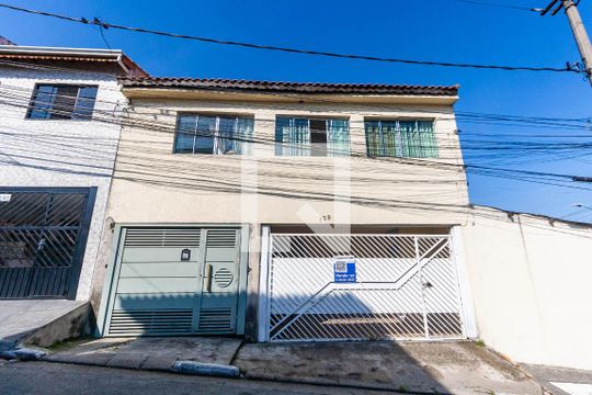 Fachada de casa à venda com 3 quartos, 210m² em Vila Tolstoi, São Paulo