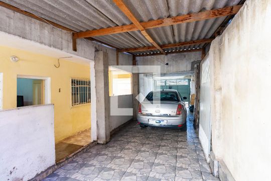 Garagem de casa à venda com 3 quartos, 210m² em Vila Tolstoi, São Paulo