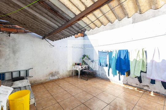 Quintal/Lavanderia de casa à venda com 3 quartos, 210m² em Vila Tolstoi, São Paulo