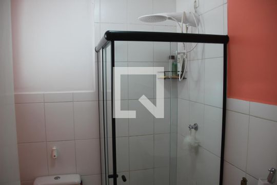 Banheiro de apartamento para alugar com 2 quartos, 45m² em Jardim Petrópolis, Cotia
