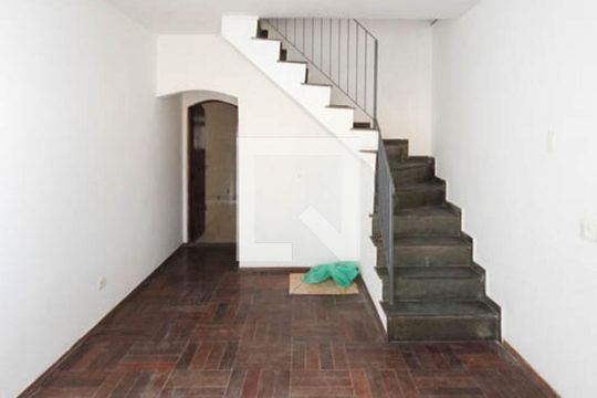 Sala de casa para alugar com 2 quartos, 119m² em Vila Tolstoi, São Paulo