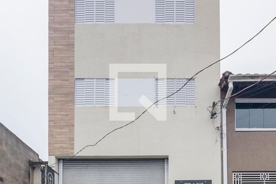 Fachada de apartamento para alugar com 1 quarto, 46m² em Vila Suica, Santo André