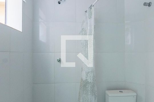 Banheiro de apartamento para alugar com 1 quarto, 46m² em Vila Suica, Santo André