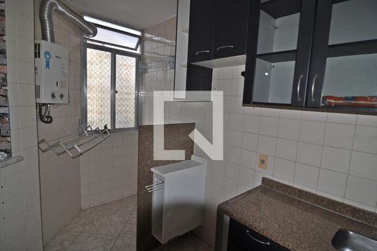 Cozinha - Armários de apartamento para alugar com 1 quarto, 34m² em Freguesia de Jacarepaguá, Rio de Janeiro
