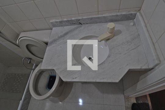Banheiro Corredor de apartamento para alugar com 1 quarto, 34m² em Freguesia de Jacarepaguá, Rio de Janeiro