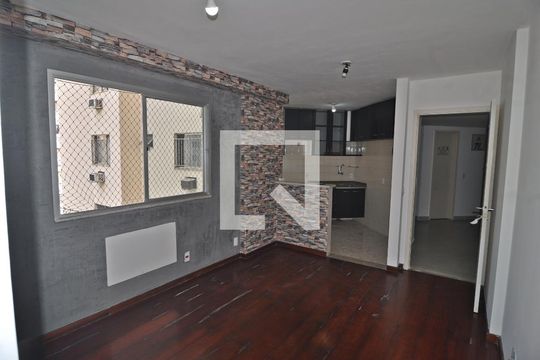 Sala  de apartamento para alugar com 1 quarto, 34m² em Freguesia de Jacarepaguá, Rio de Janeiro