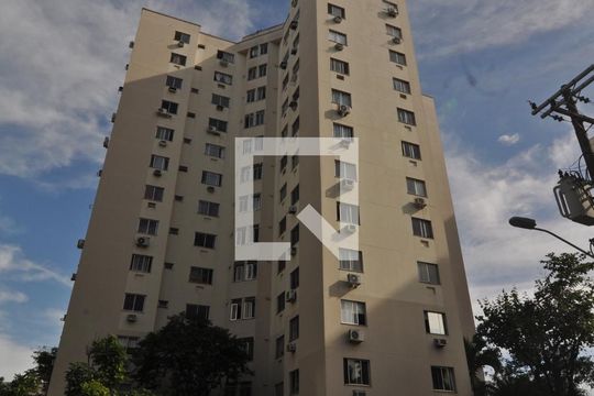 Fachada do bloco de apartamento para alugar com 1 quarto, 34m² em Freguesia de Jacarepaguá, Rio de Janeiro