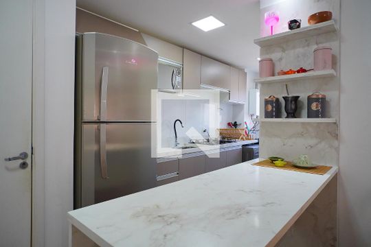 Cozinha  de apartamento à venda com 2 quartos, 62m² em Sarandi, Porto Alegre