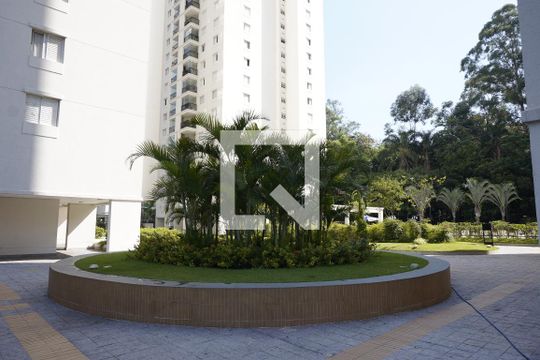 Área comum de apartamento para alugar com 3 quartos, 81m² em Vila Amélia, São Paulo