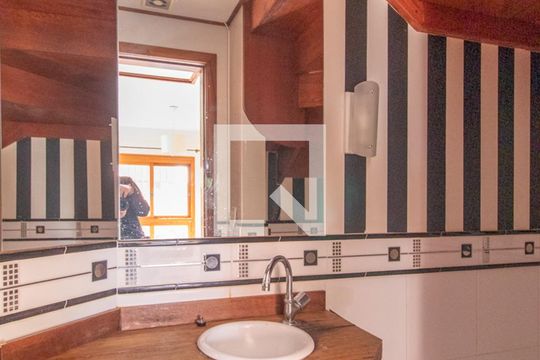 Lavabo de casa de condomínio à venda com 3 quartos, 250m² em Espírito Santo, Porto Alegre