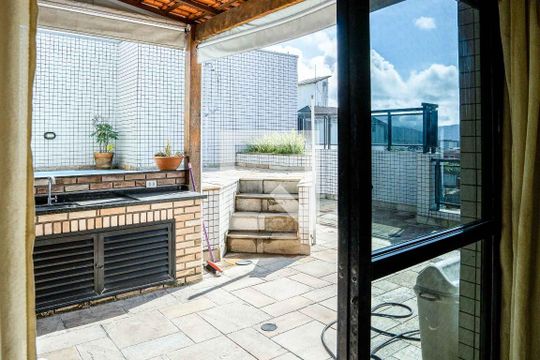 Apartamento para alugar com 2 quartos, 137m² em Jardim Virginia , Guarujá
