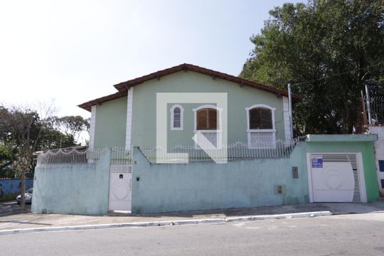 Fachada de casa à venda com 3 quartos, 164m² em Vila Constança, São Paulo