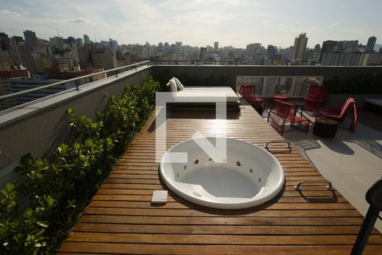 Rooftop de kitnet/studio para alugar com 1 quarto, 27m² em Liberdade, São Paulo