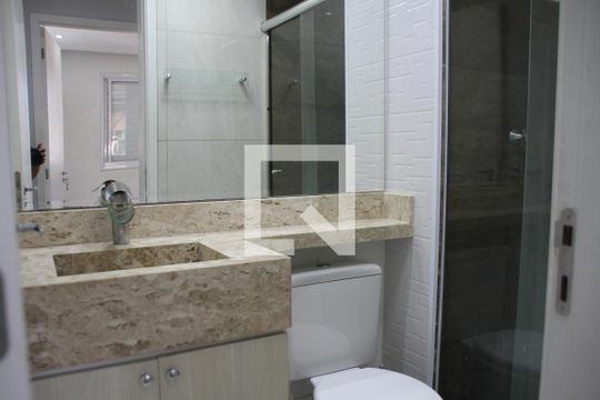Banheiro de apartamento para alugar com 2 quartos, 42m² em Jardim Helena, São Paulo