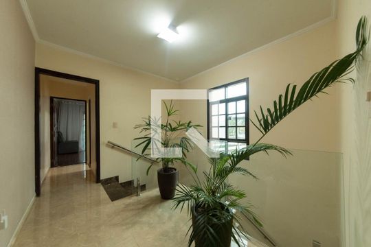 Hall Dormitórios de casa para alugar com 3 quartos, 197m² em Suíssa, Ribeirão Pires