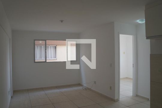 Sala de apartamento para alugar com 2 quartos, 47m² em Todos Os Santos, Rio de Janeiro