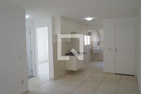 Sala de apartamento para alugar com 2 quartos, 47m² em Todos Os Santos, Rio de Janeiro