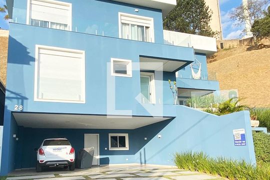 Fachada de casa de condomínio para alugar com 5 quartos, 430m² em Alphaville, Santana de Parnaíba