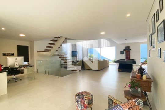 Hall de Entrada de casa de condomínio para alugar com 5 quartos, 430m² em Alphaville, Santana de Parnaíba
