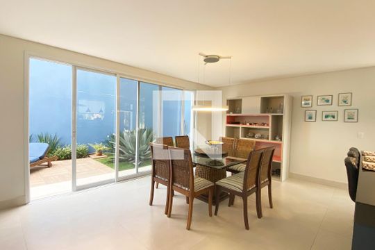 Sala de Jantar de casa de condomínio para alugar com 5 quartos, 430m² em Alphaville, Santana de Parnaíba