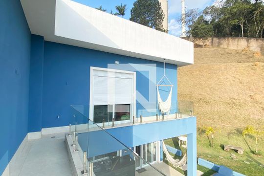 Sacada de casa de condomínio para alugar com 5 quartos, 430m² em Alphaville, Santana de Parnaíba
